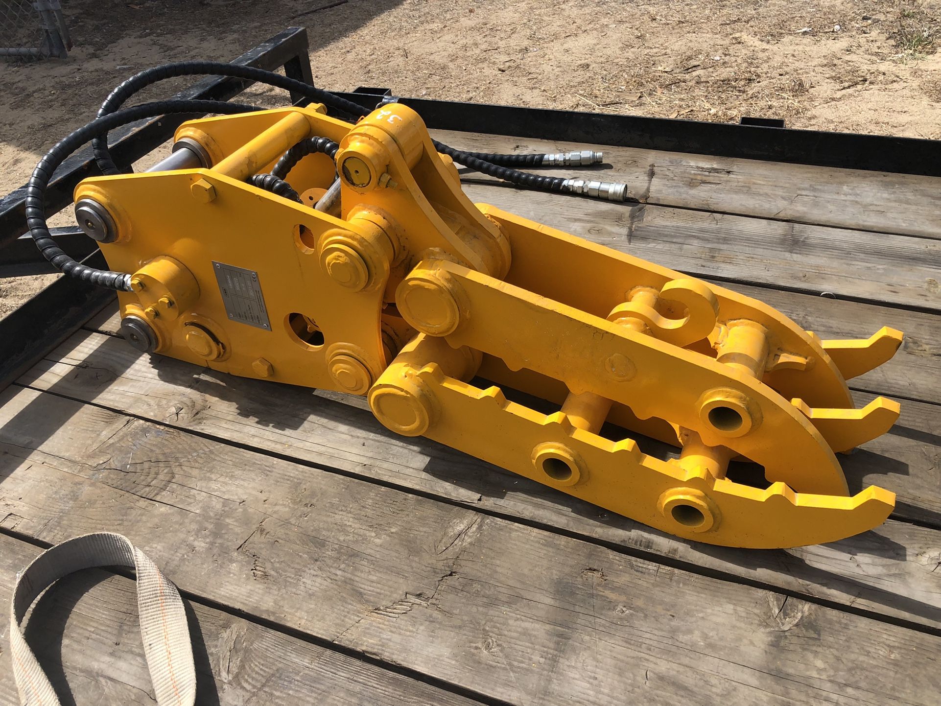 new excavator grapple