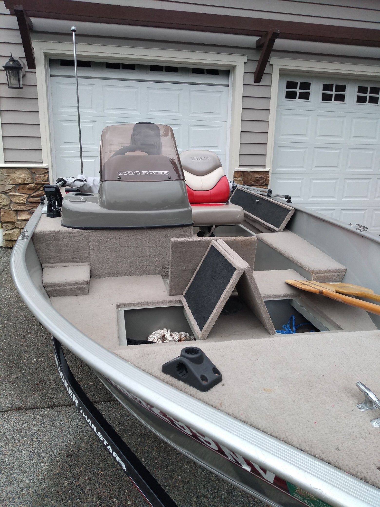 Tracker Super Guide V-14 for Sale in Snohomish, WA - OfferUp