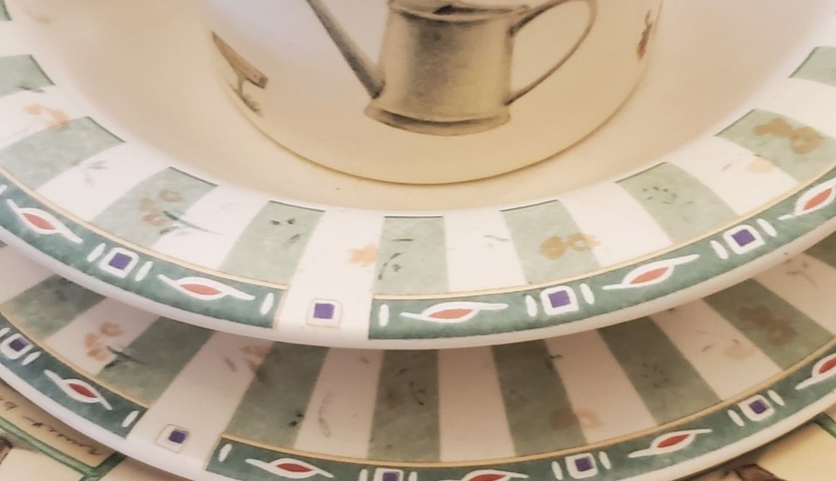 Pfaltzgraff dish setting for four - Naturewood