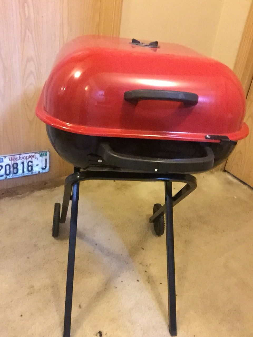 Aussie Walkabout Charcoal Portable Grill for Sale in Marysville, WA