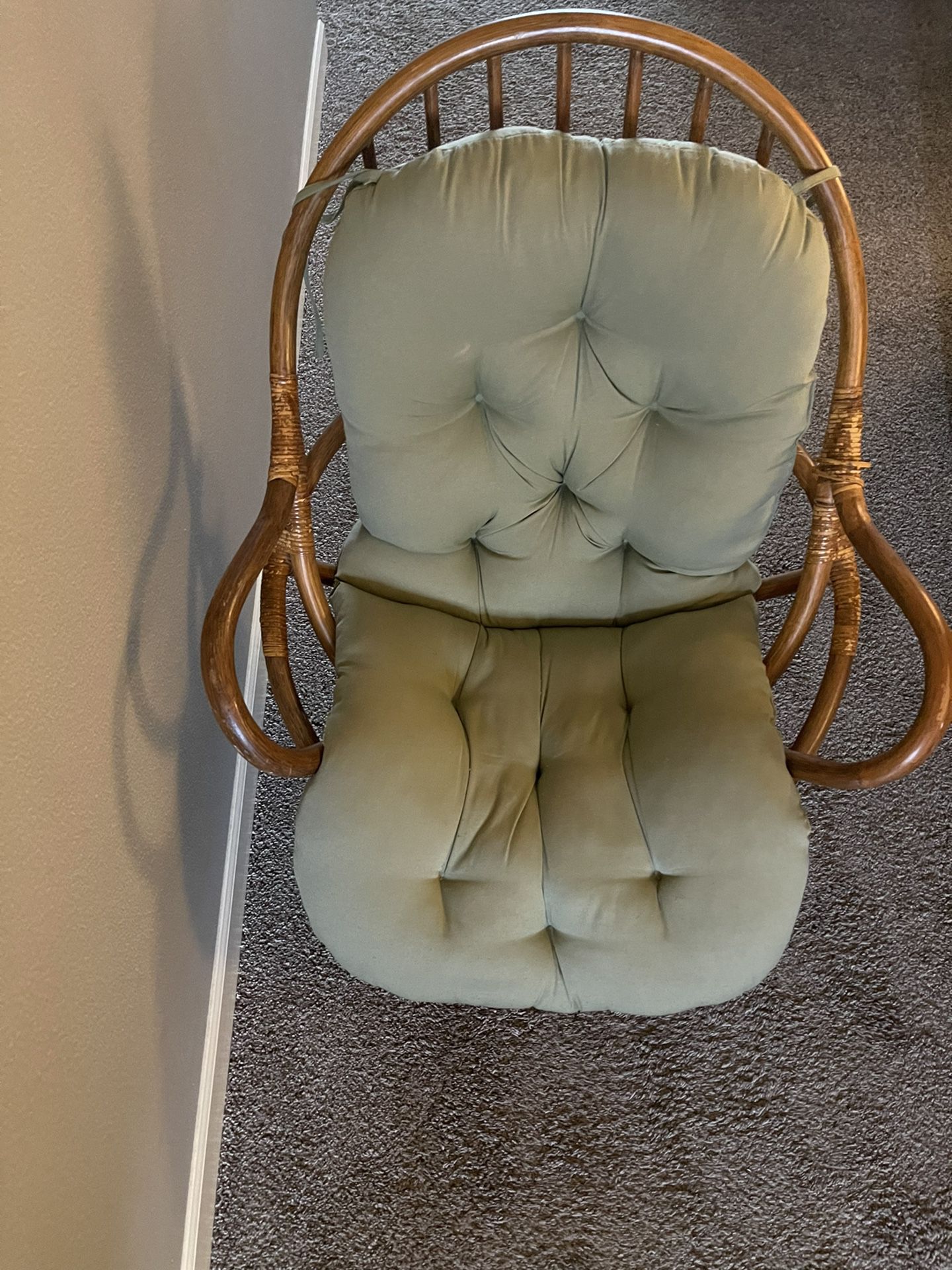 Vintage Style Swivel Chair 