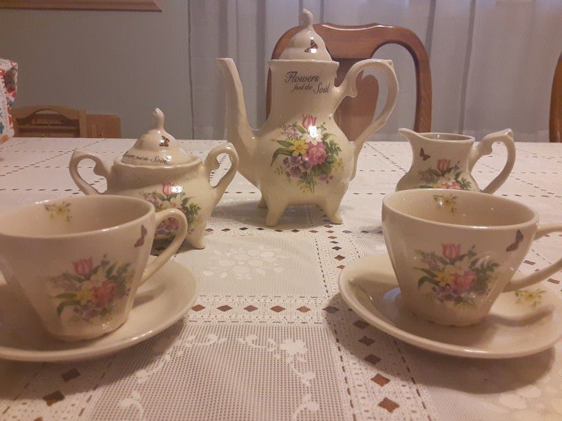 COUNTRY Garden TEA Set VINTAGE STILL in The Box REALLY NEAT
