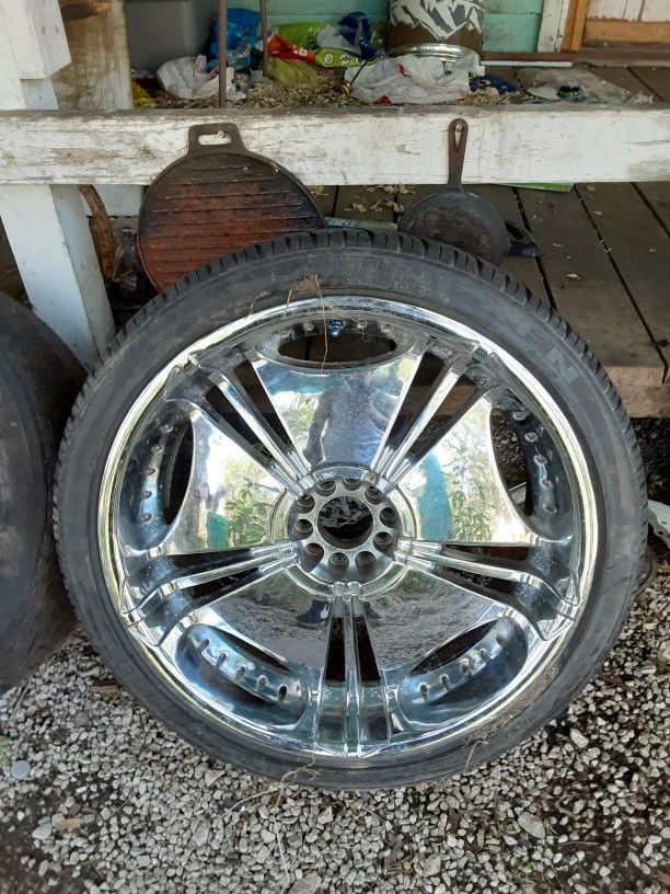 22" Tire With Rim 70% Life Left