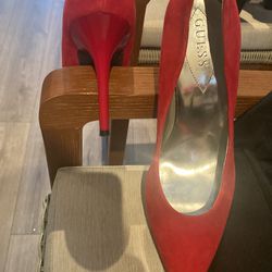 Women’s Red Guess Suede Heels Size 10M Thumbnail