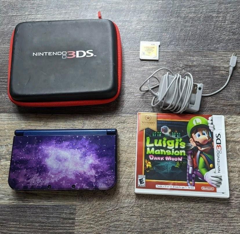 Nintendo 3DS XL Galaxy Console Bundle Charger With Luigis Mansion