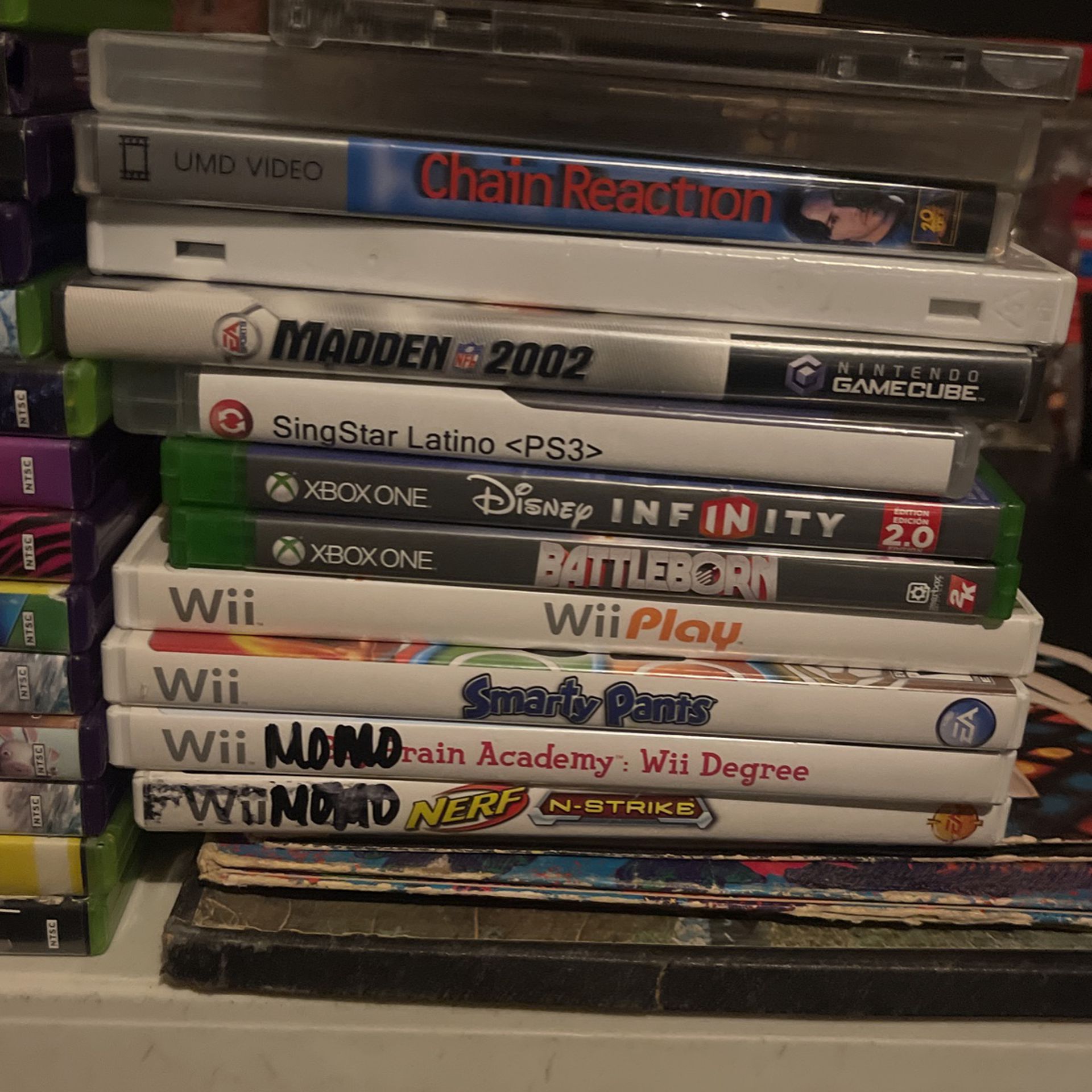 35 Games PS2-7 Games Xbox 360-16 Games And Others 