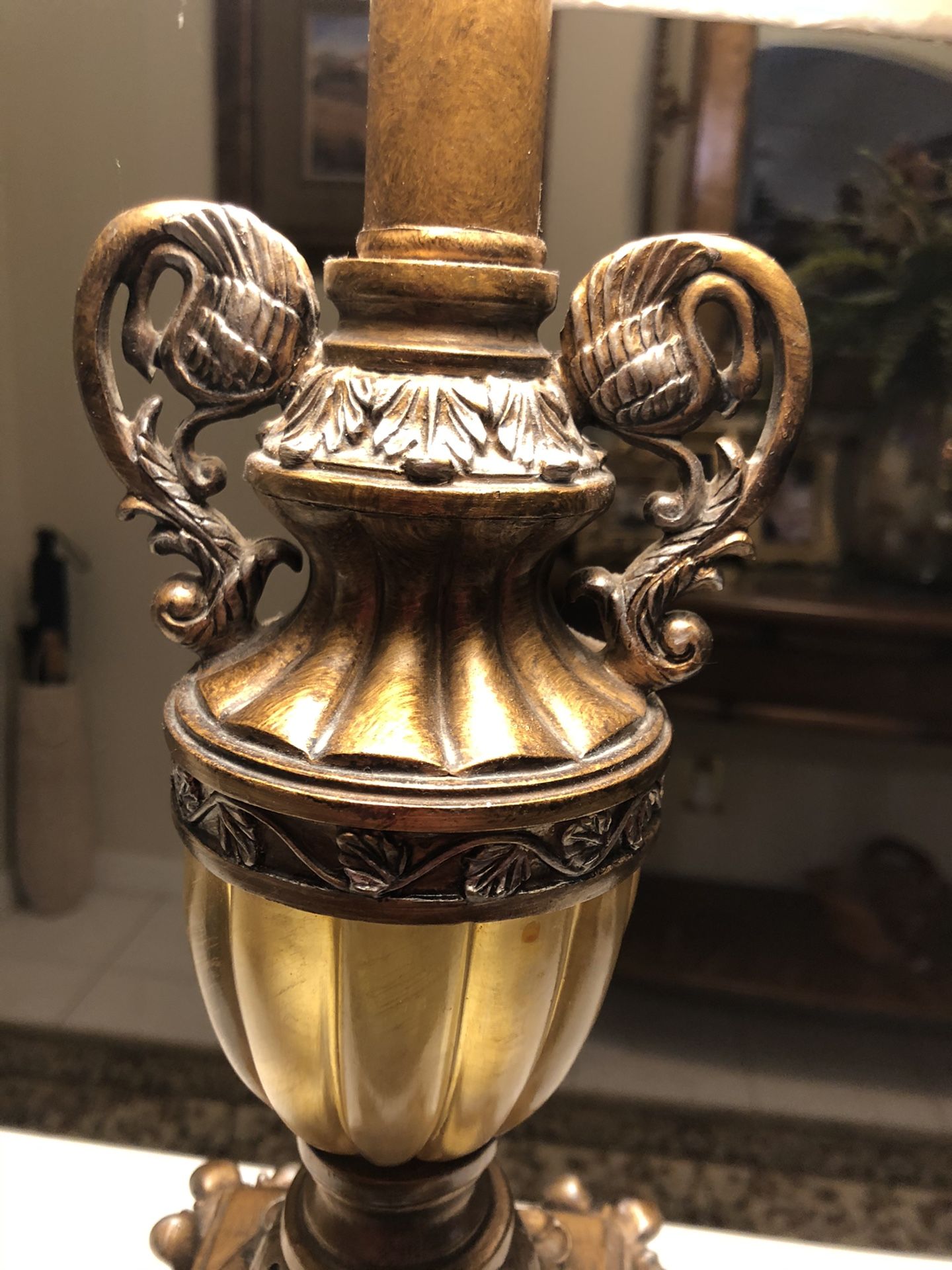 Table lamp