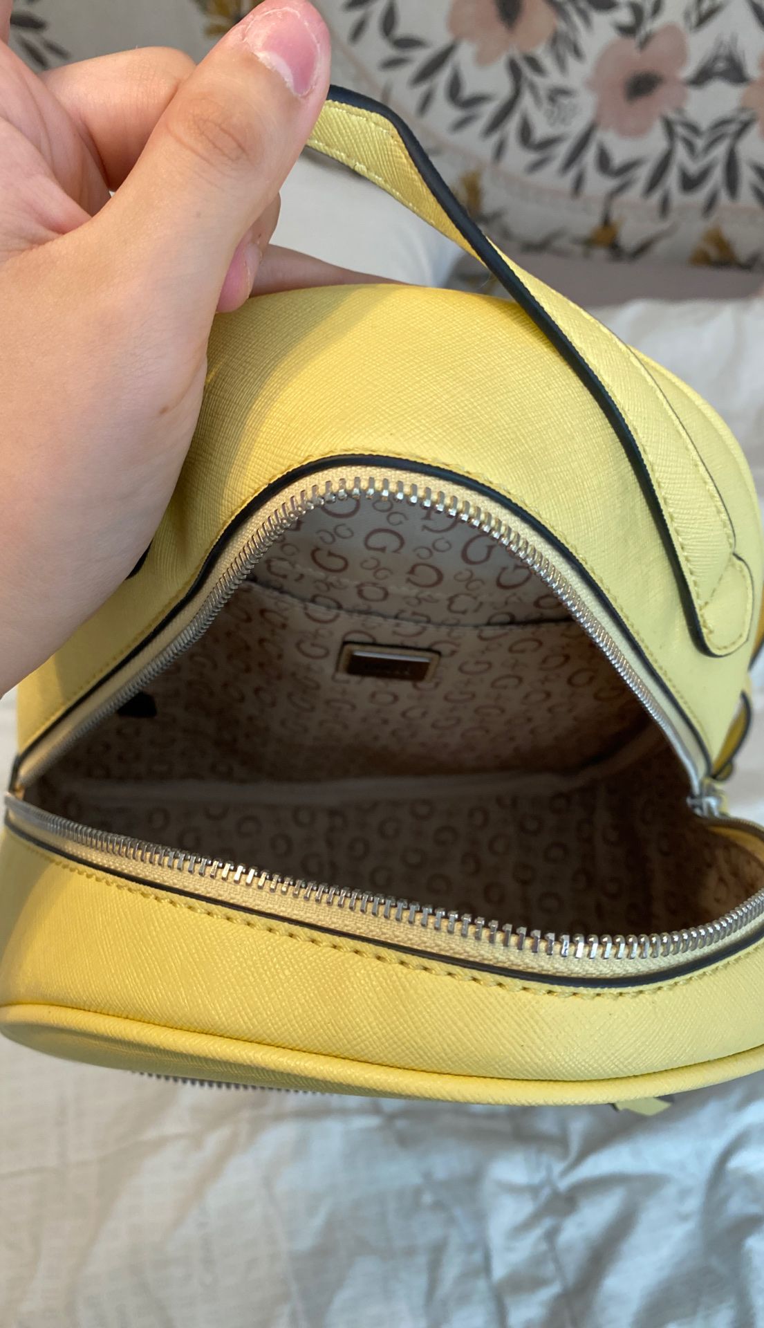 New guess backpack