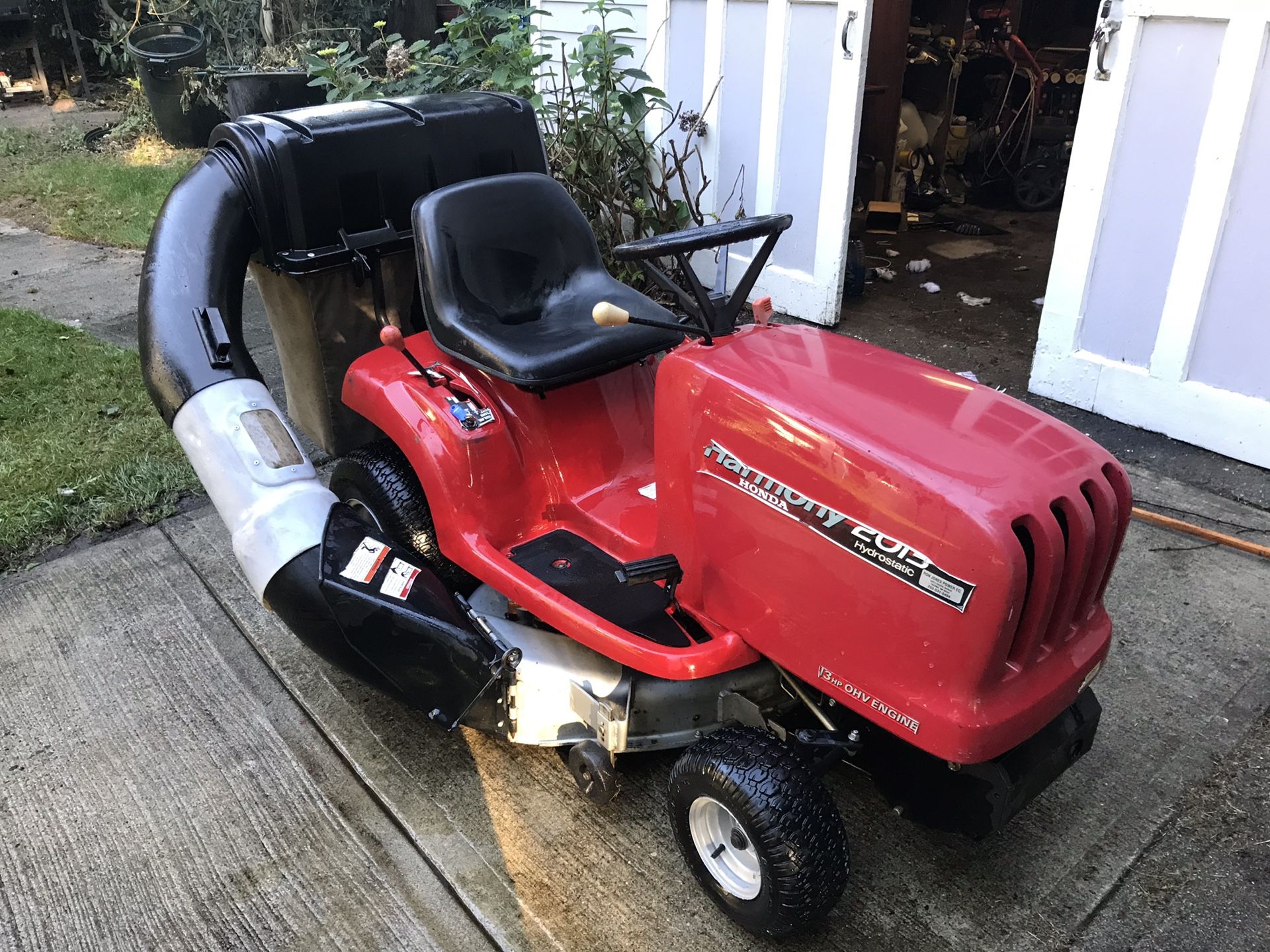 Honda harmony 2013 riding lawn mower 450 for Sale in SeaTac, WA OfferUp