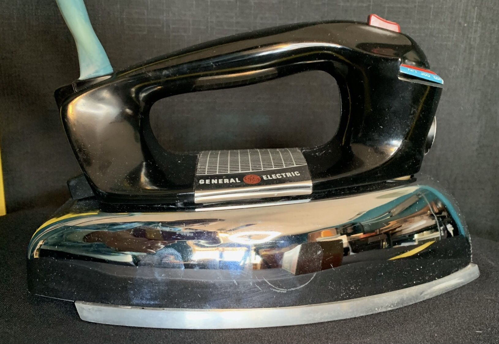 Vintage GE Permanent Press Steam & Dry Iron.