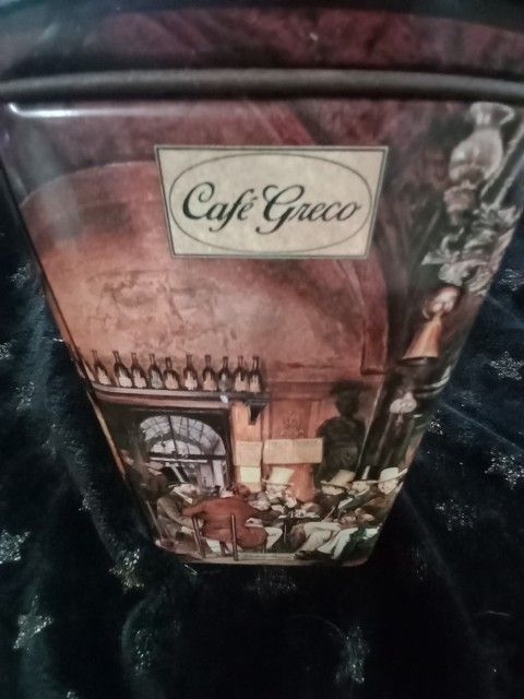 Vernon's Cafe Can