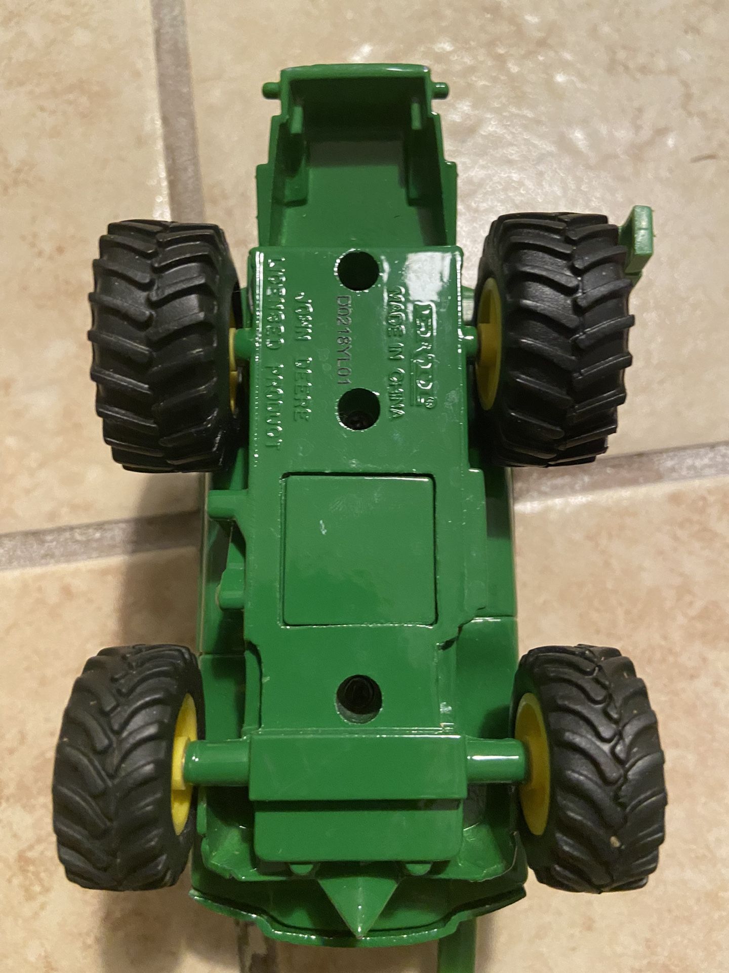 Ertl John Deer Farm Tractor “metal”