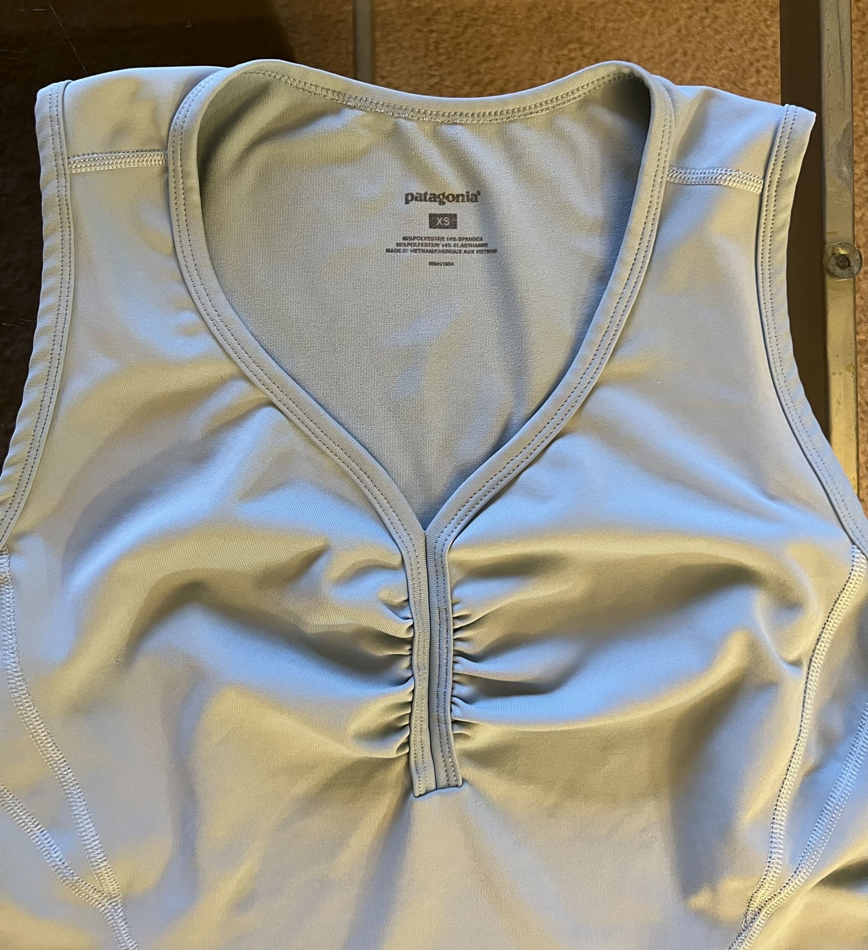 Patagonia women's sleeveless shirt size XS like new