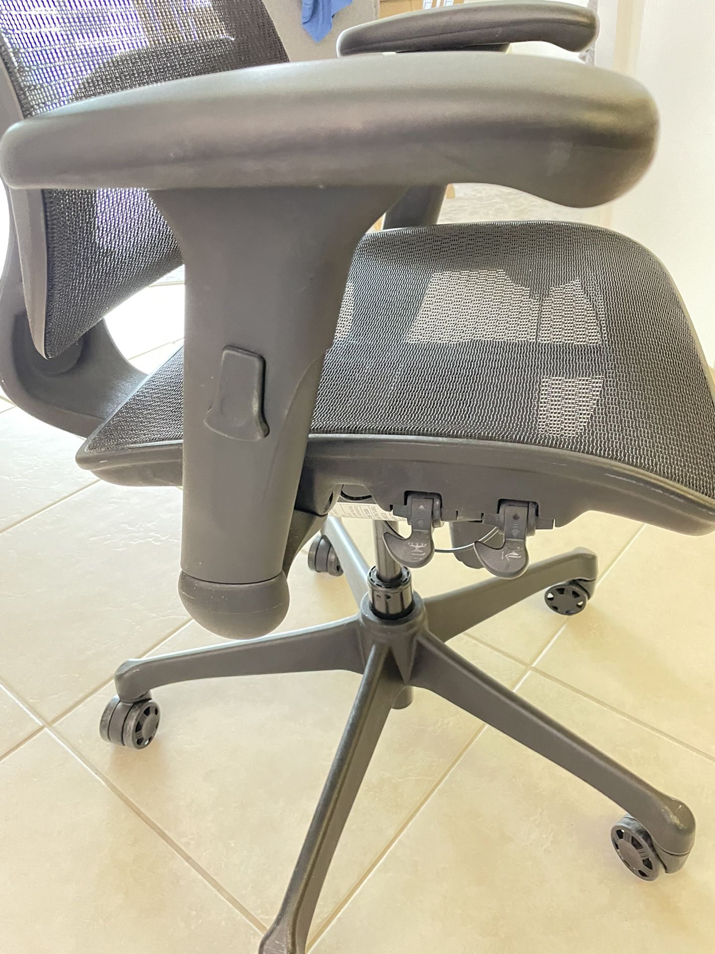 WorkPro® 1000 Series Ergonomic Mesh/Mesh Mid-Back Task Chair, Black/Black