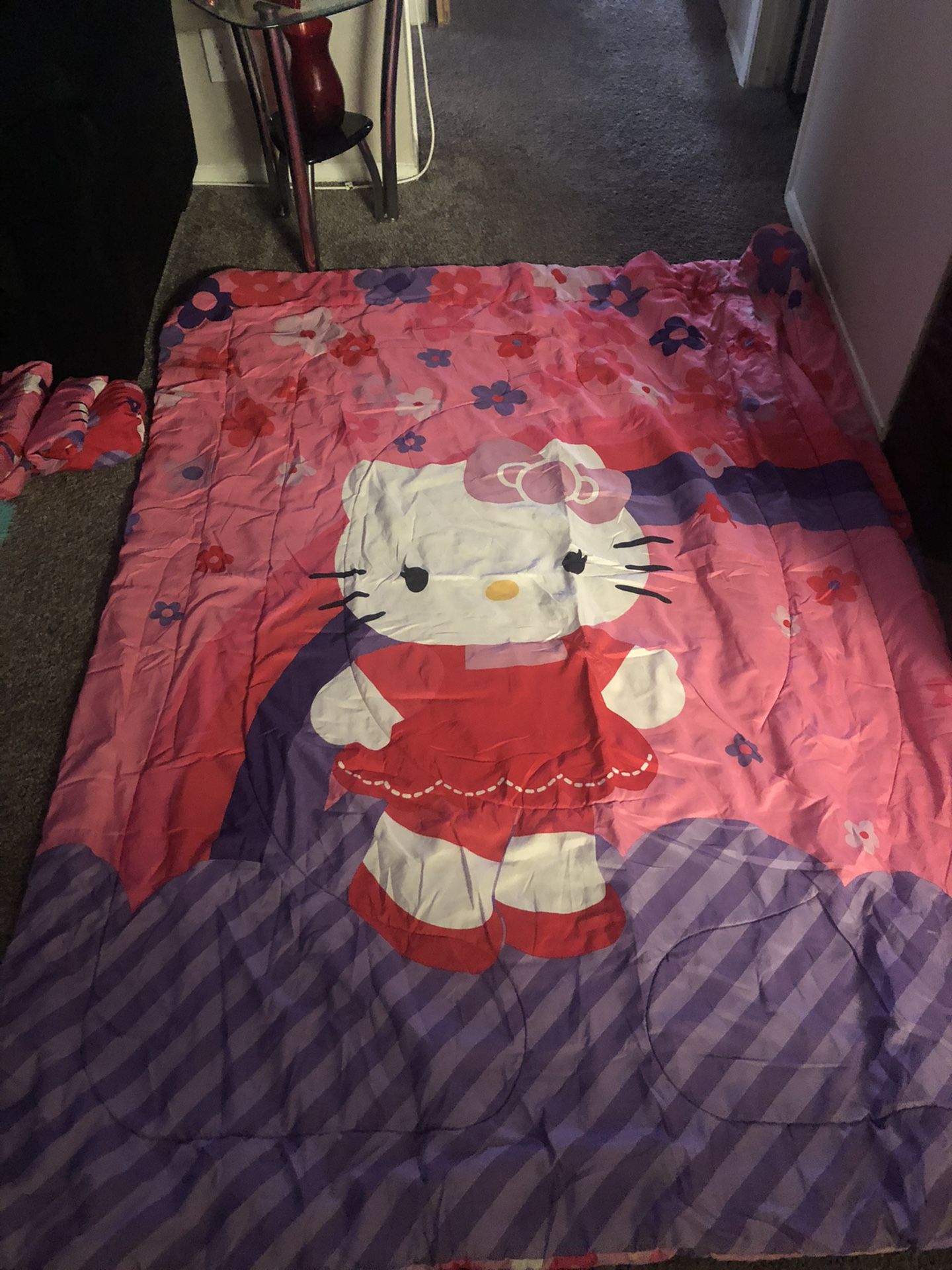 Hello Kitty Comforter Set (Full)