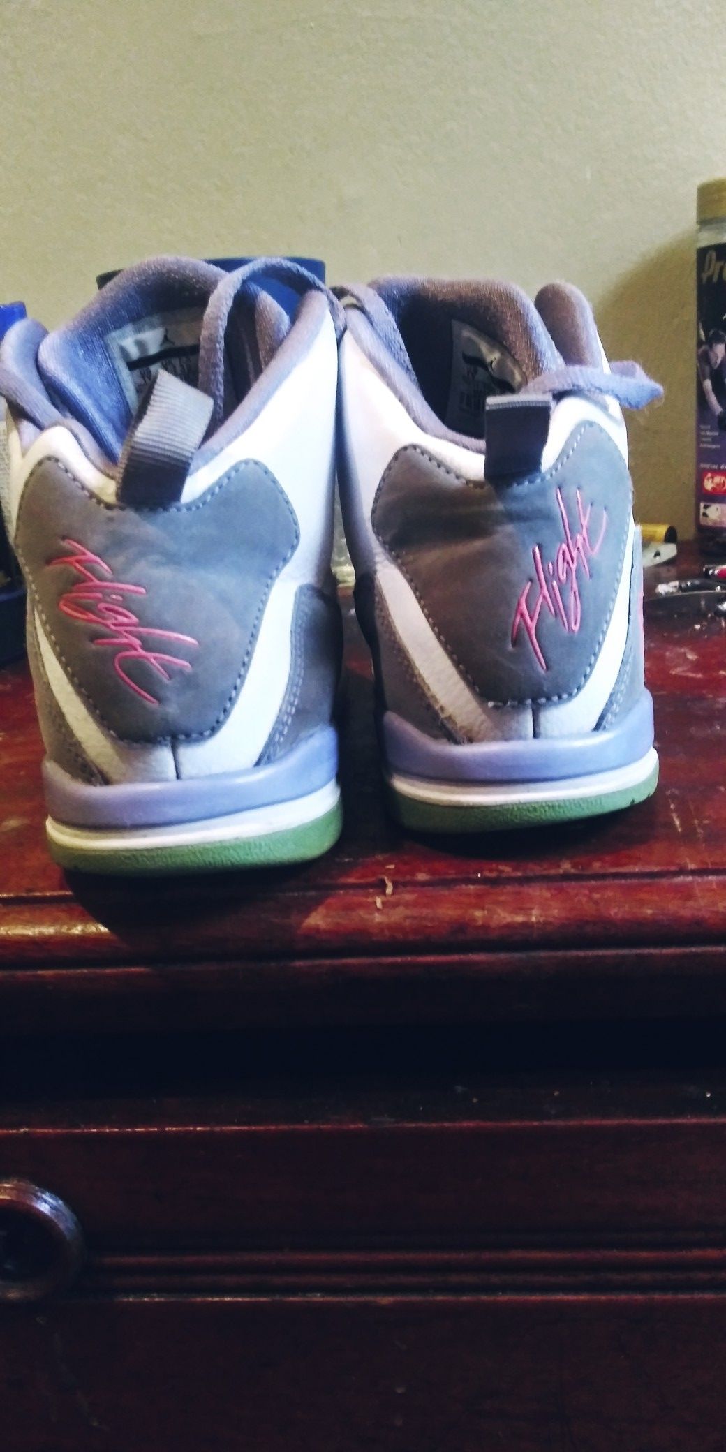Jordan Flights Size 1Y