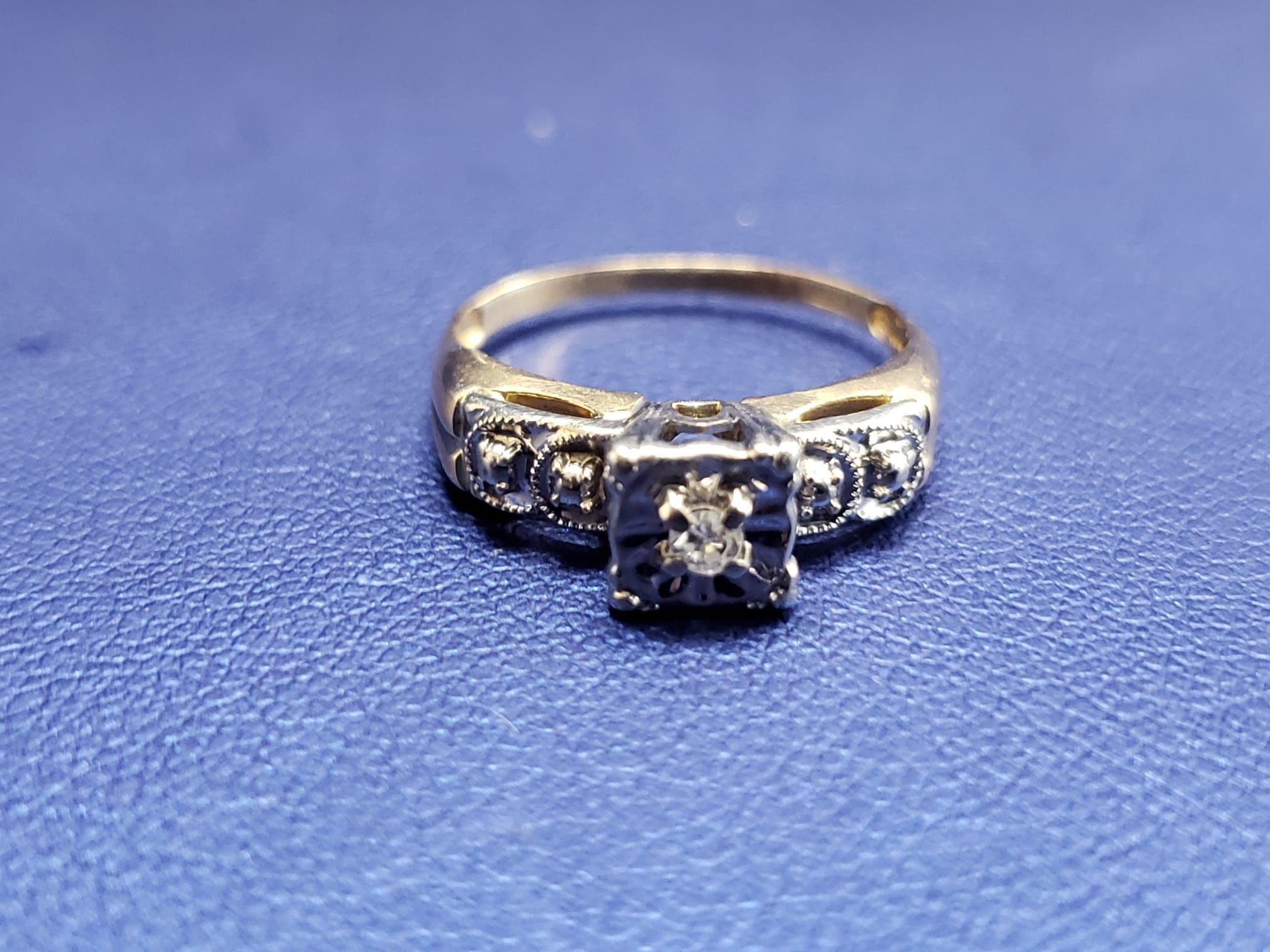 14K Yellow Gold Antique Engagement Ring Approx .10 Ctw Size 4 1.8g