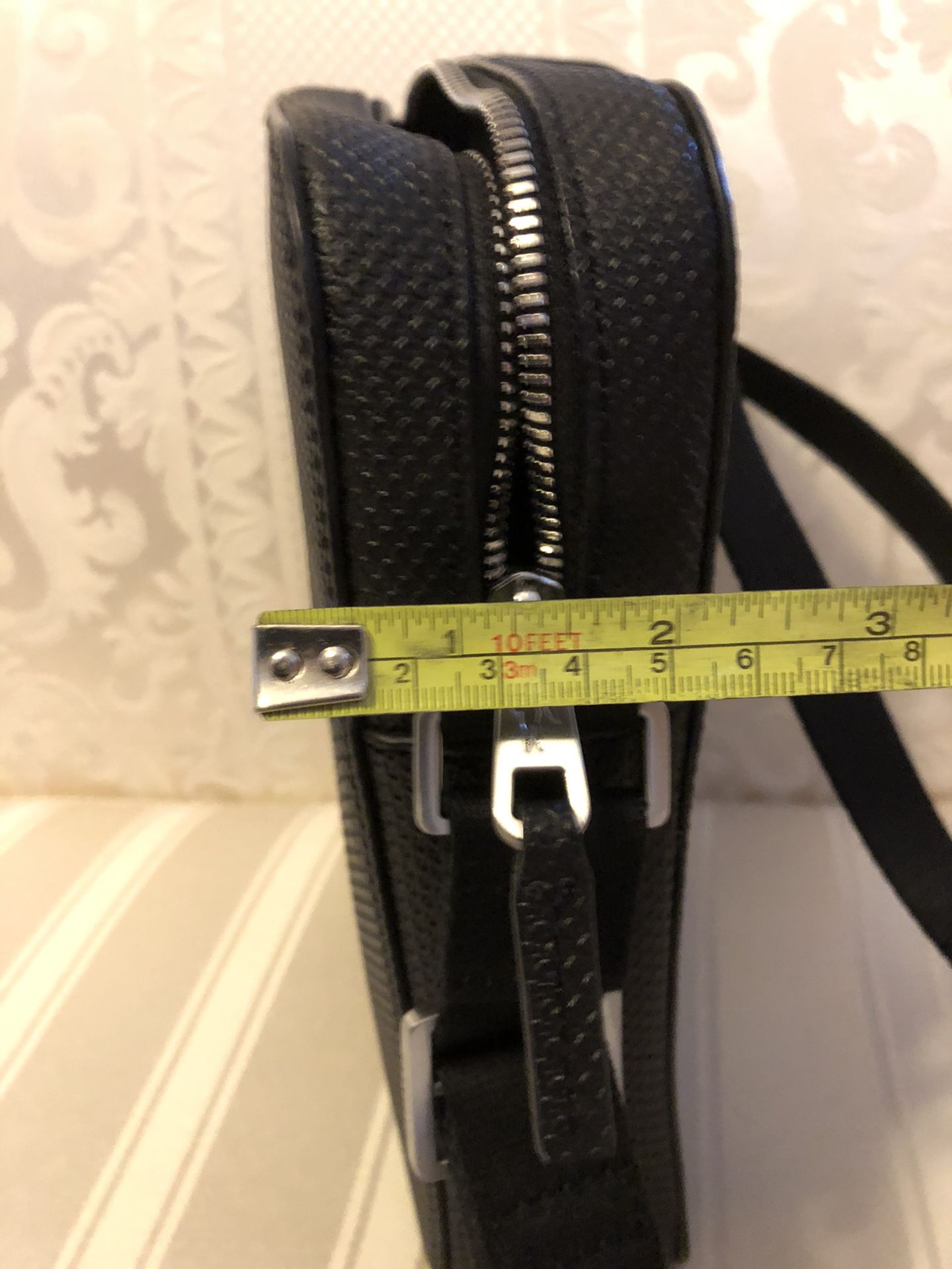 Lacoste Crossbody Bag: After The Perfect Accessory To Store Essentials