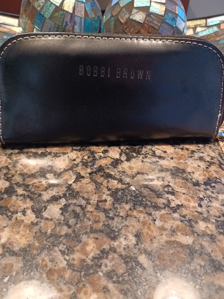 Bobbi Brown 8 Piece Travel Brush Set