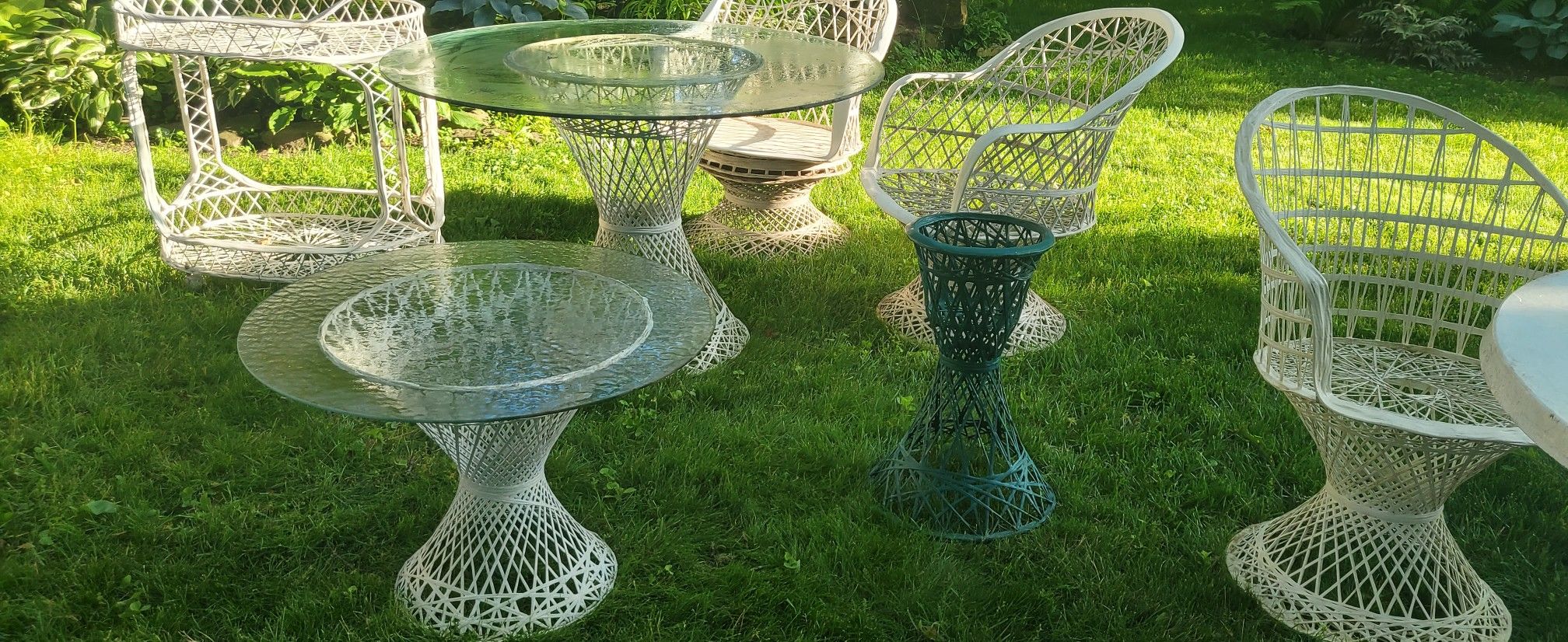 Russell Woodard 12 piece mid century modern spun fiberglass patios set