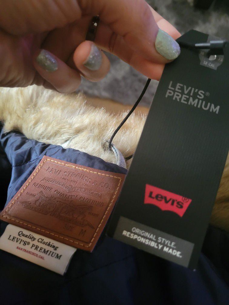 New With Tags Levi's Jean And Faux Fur Jacket