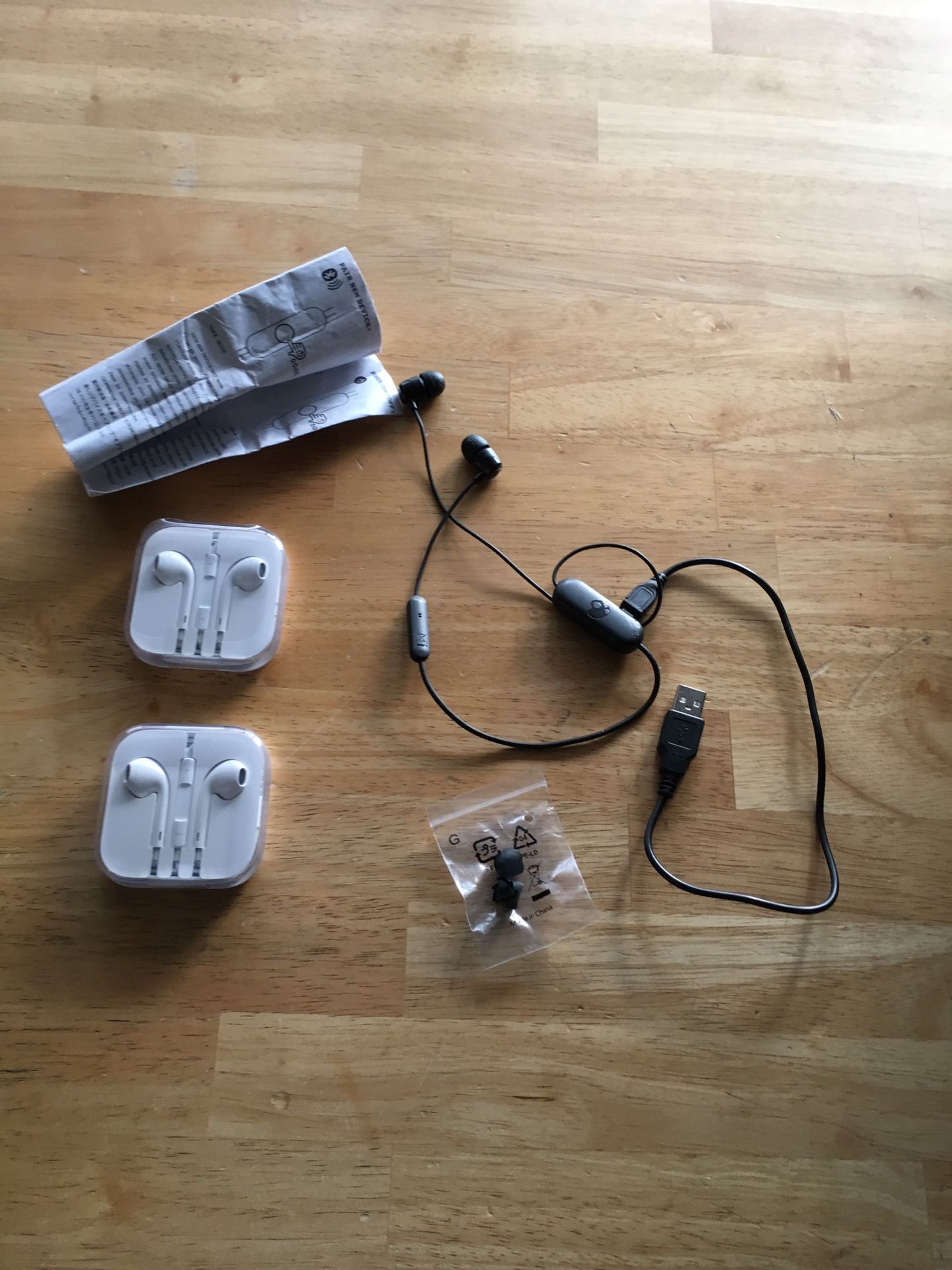 I phone headphones and Bluetooth headphones