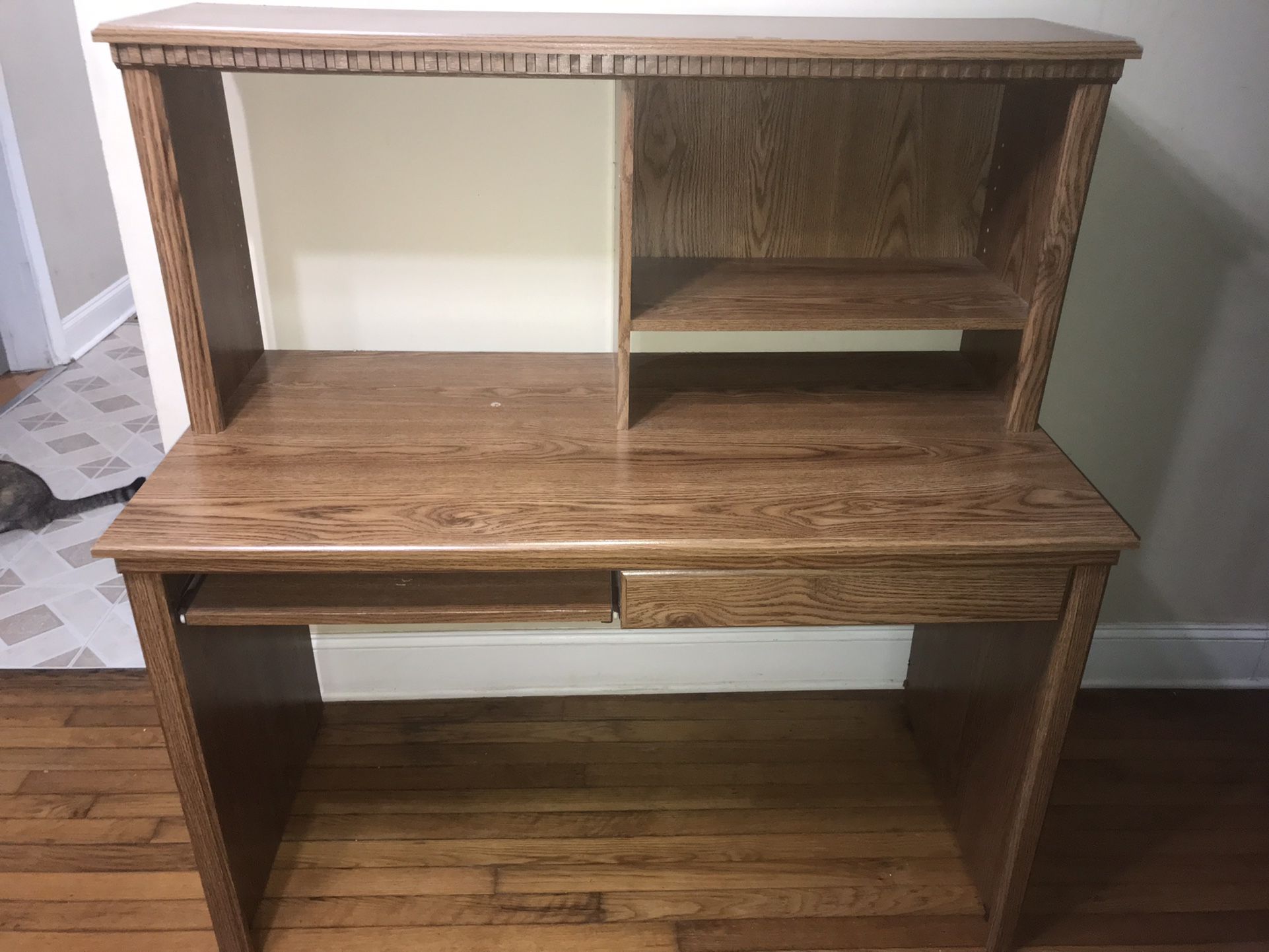 ~Desk w/ Shelves - Only $20