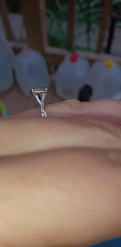 10 Carat White Gold With 1/3 Carat White Diamond Ring Size 6.5