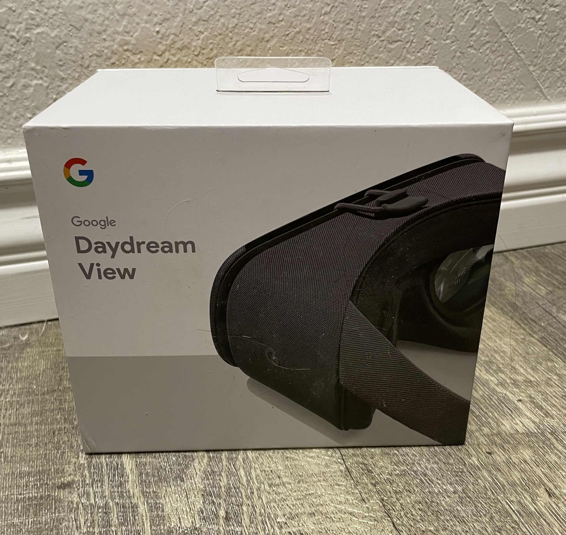 Google Daydream View Mobile VR Headset - New In Box