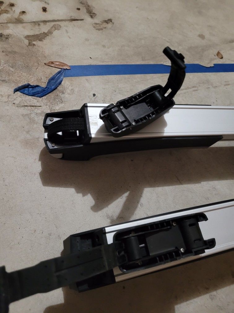 THULE PADDLEBOARD/SURFBOARD CARRIER