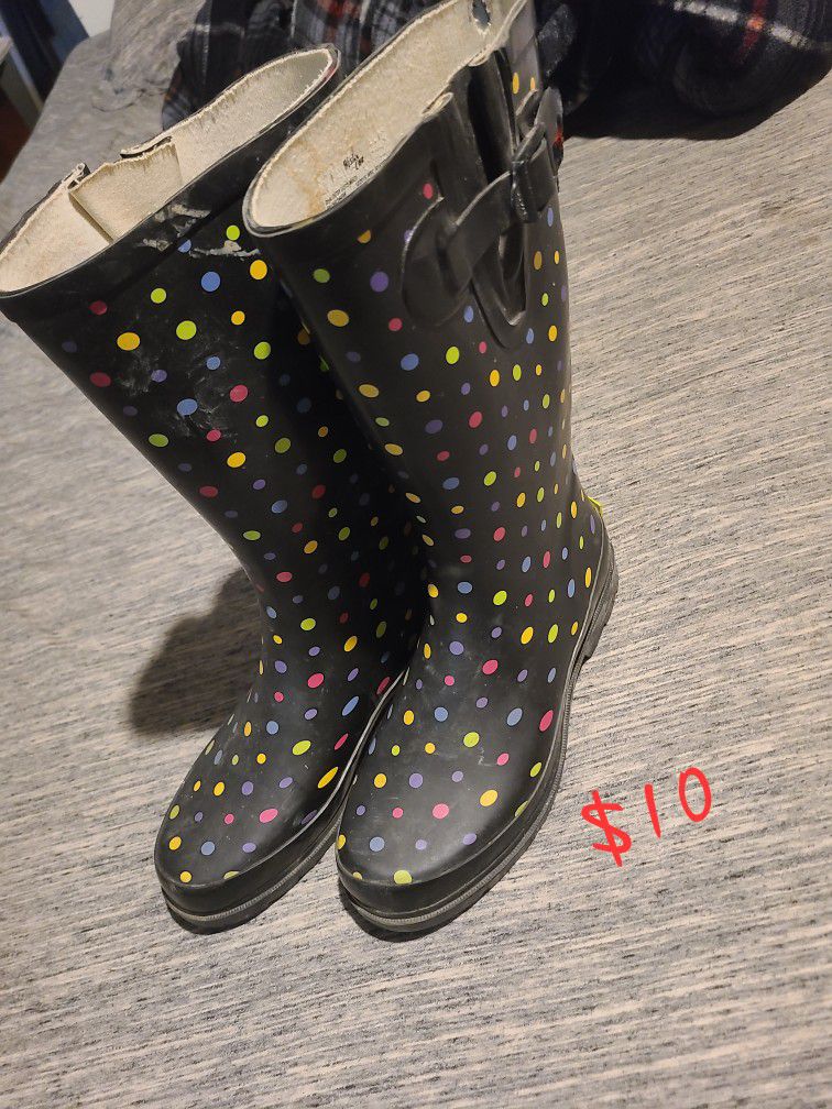 Size 7 Womens Rain Boots