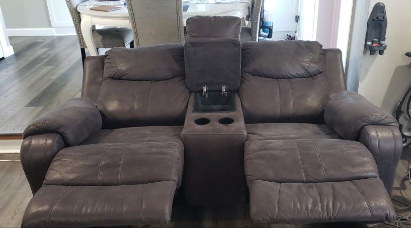 Couch And Love Seat Recliner Set Color Grey. $650