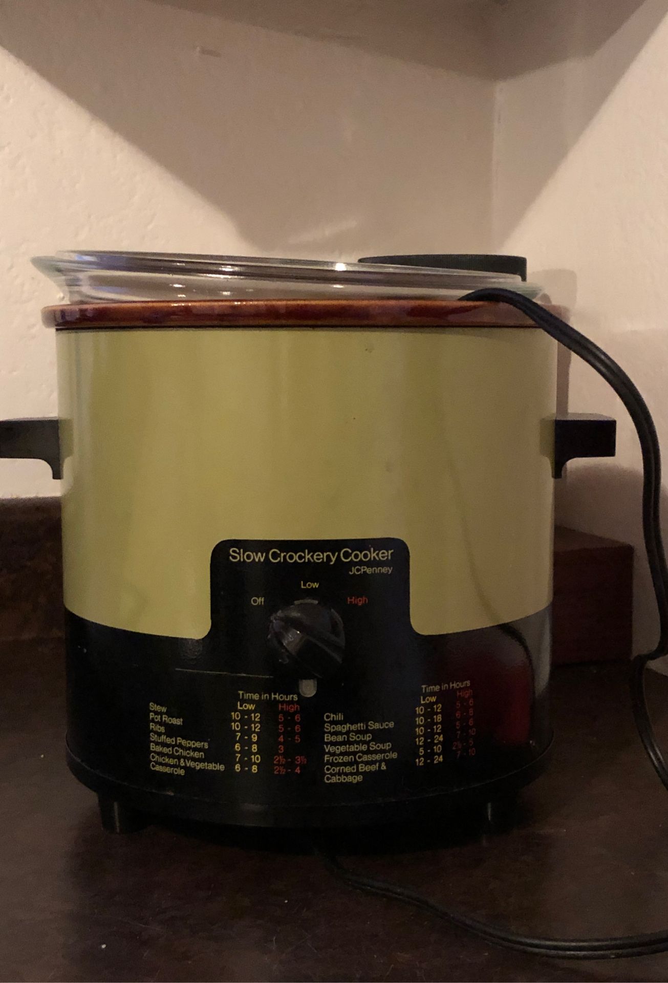 Slow cooker
