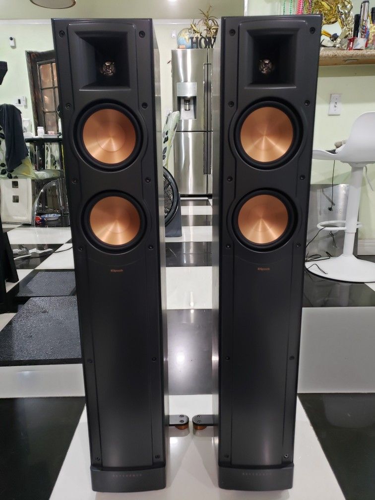 Klipsch RF 42 II 600 Watts Peak Pair Speakers Excellent Condition Perfectly Working Amazing Sound