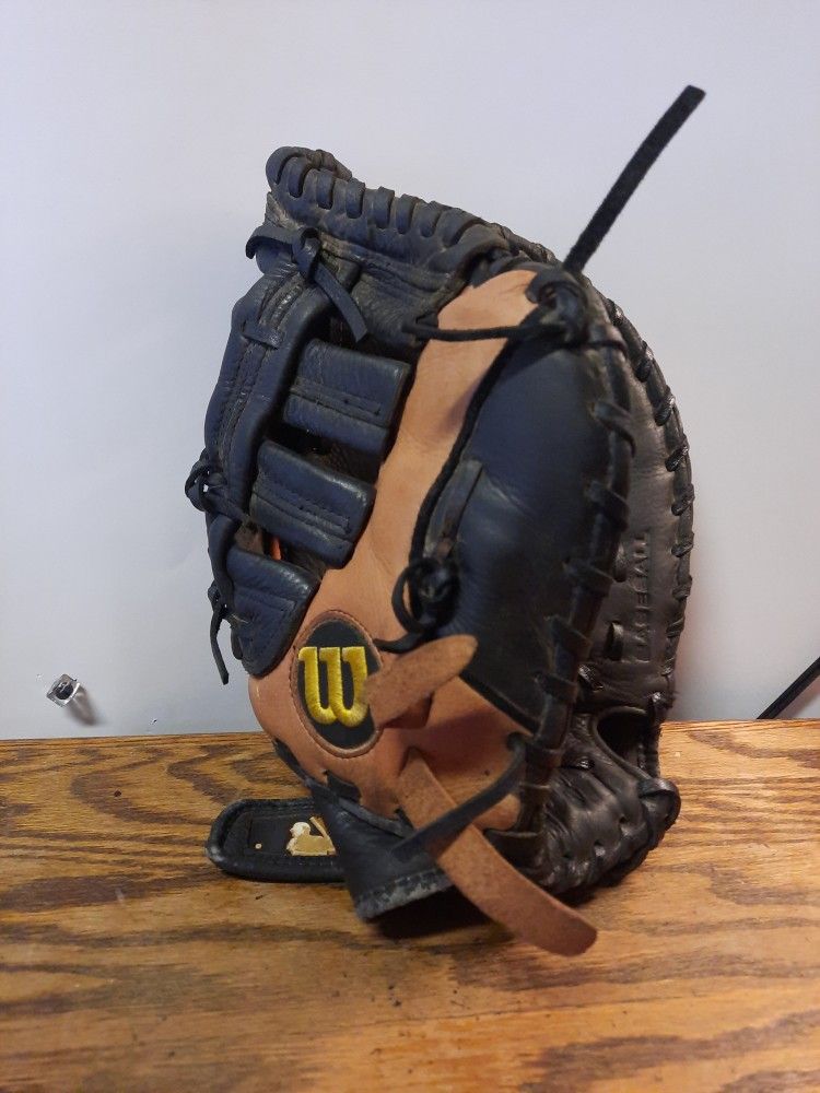 First Base Mitt
, 12"