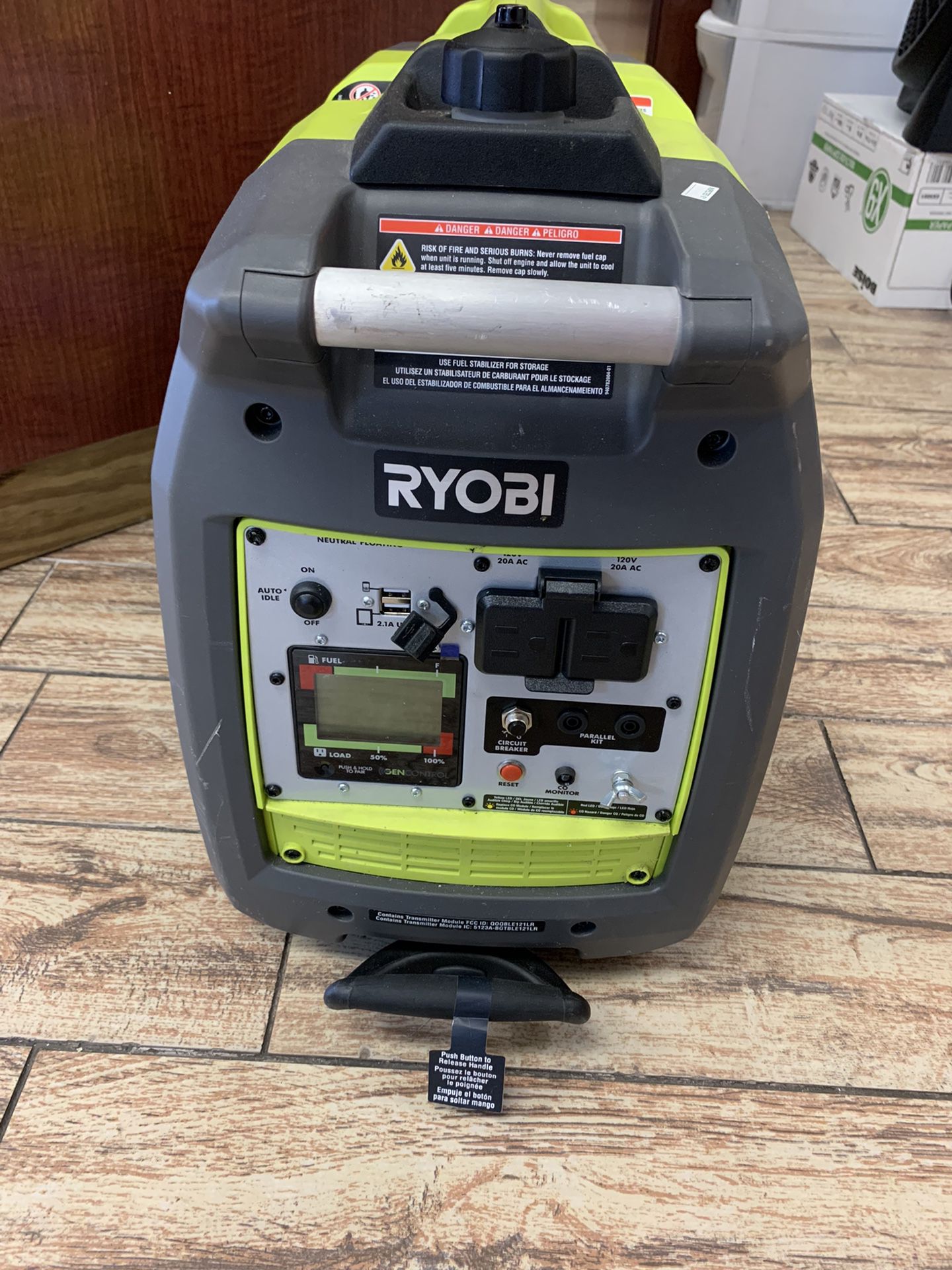 Ryobi RYI2322VNM 1800watts Generator 