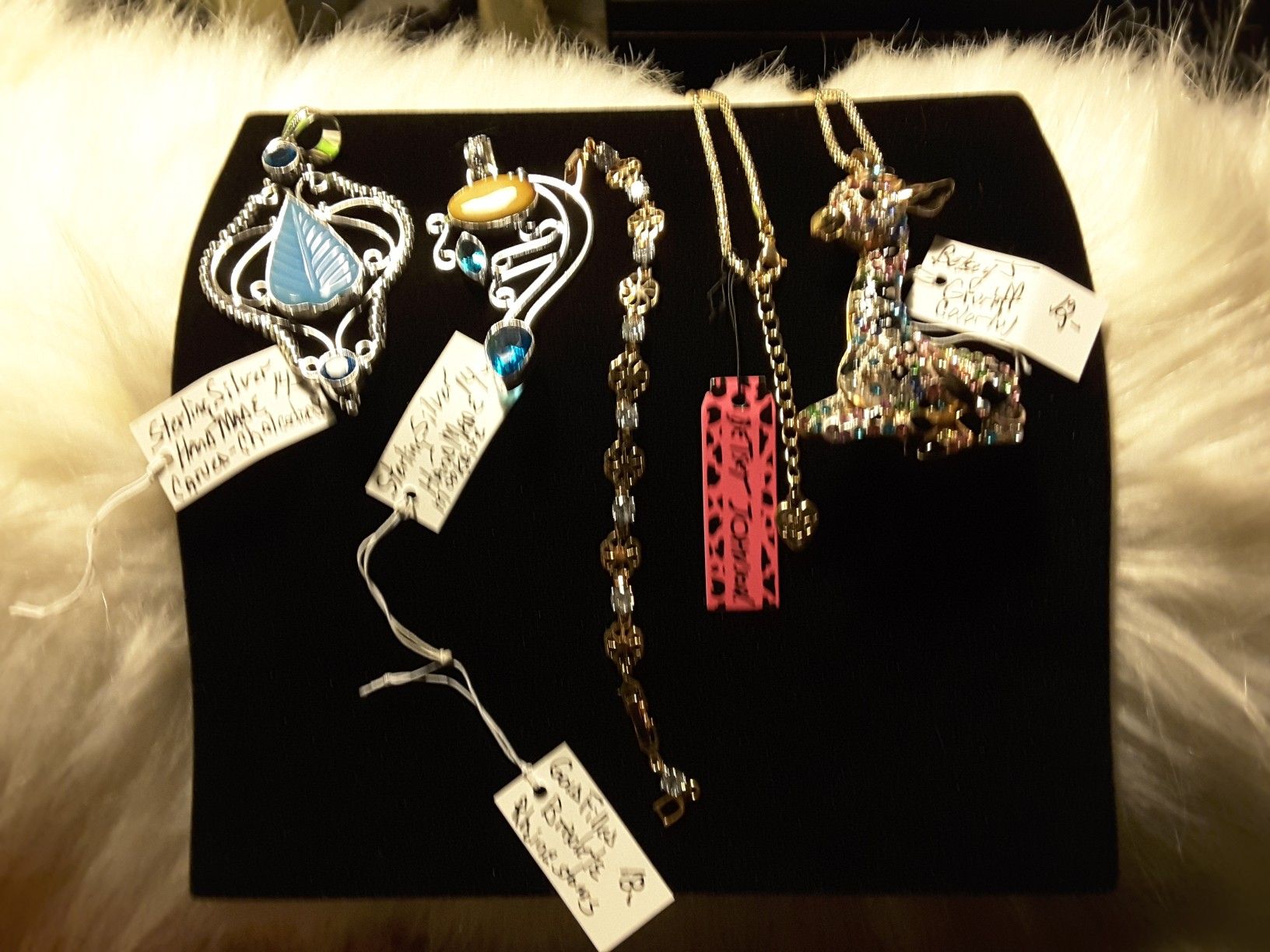 Necklace/Braclete & 2 Pendents 12$-18$