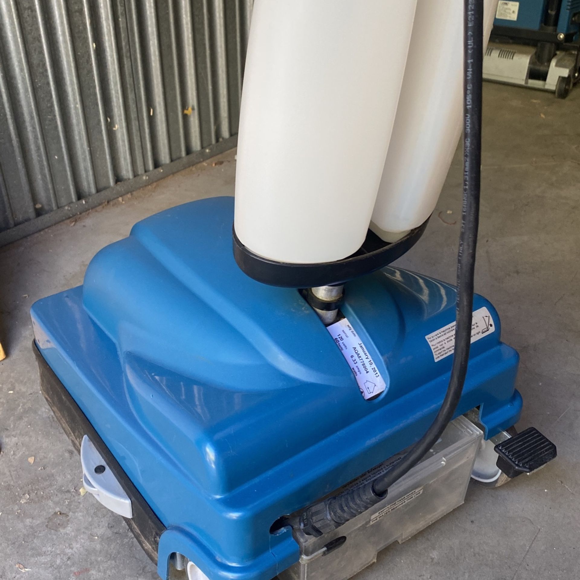 EDIC Pilot Hard Floor / Grout And Tile Cleaning Scrubber