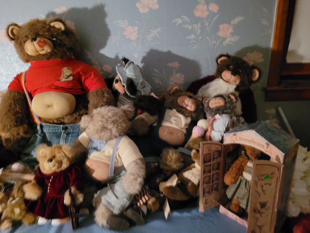 Huge Lot Of Teddy Bears 