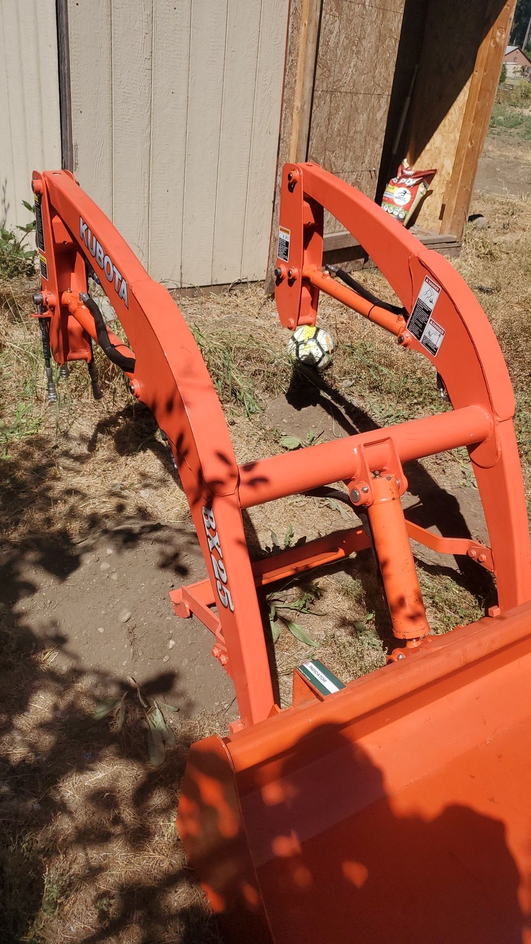 La240 kubota front loader attachment with frame mounts for Sale in