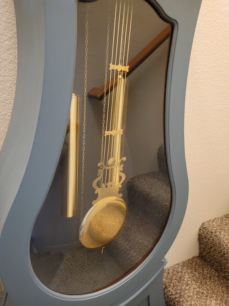 Grandmother Clock With Key