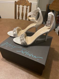 Betsey Johnson Heels! Perfect for Wedding or Special Occasion Thumbnail