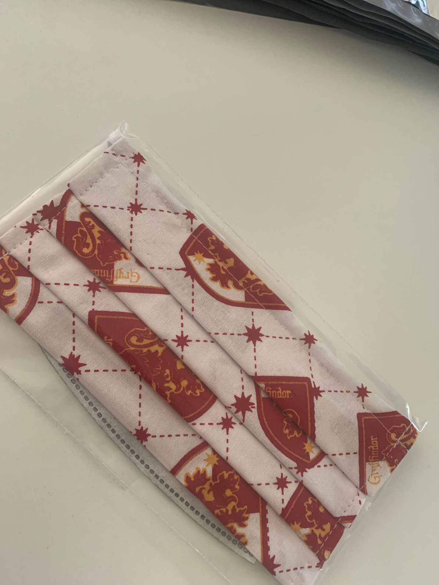 Harry Potter Gryffinder Reuseable Washable Face Mask w/ filter