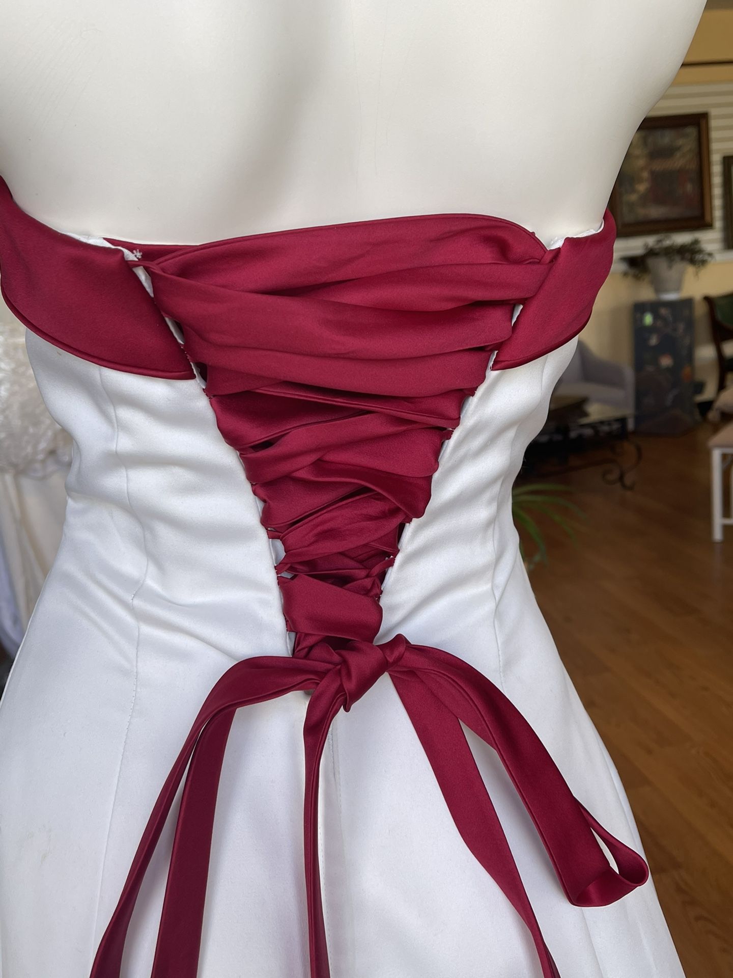 David’s Bridal Cream Burgundy Wedding Gown Sz 4