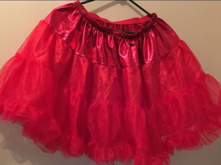 RED TULLE PETTICOAT 1-Layer Petticoat Small-medium Halloween costumes