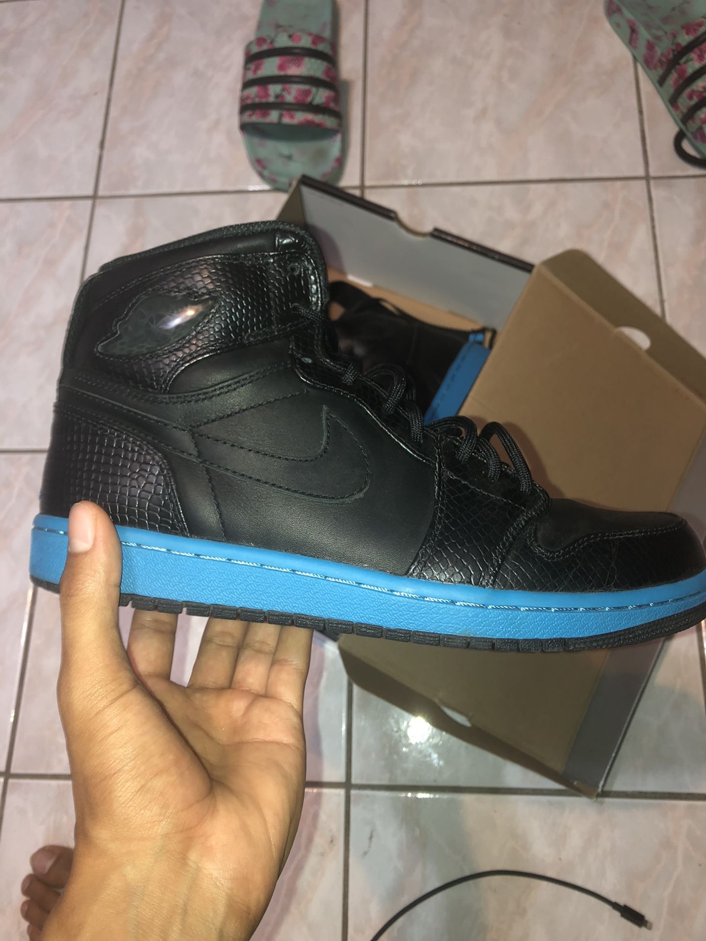 Air Jordan 1 Size 9 Black and blue