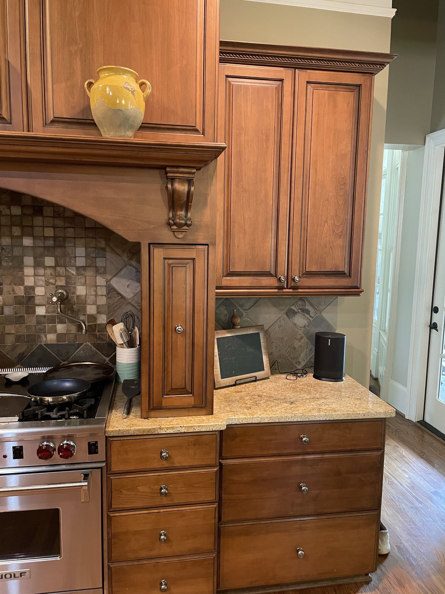 Kitchen Cabinets And Granite