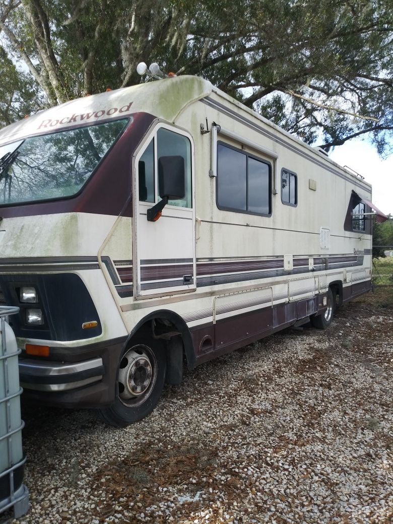 1990 Rv Oshkosh Rockwood on John Deere chassis 460 big block for Sale in Sarasota, FL OfferUp
