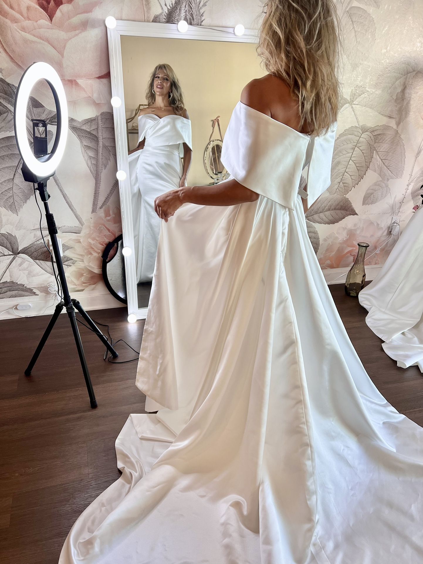 Brand New Satin Off Should Wedding Dress Size L
