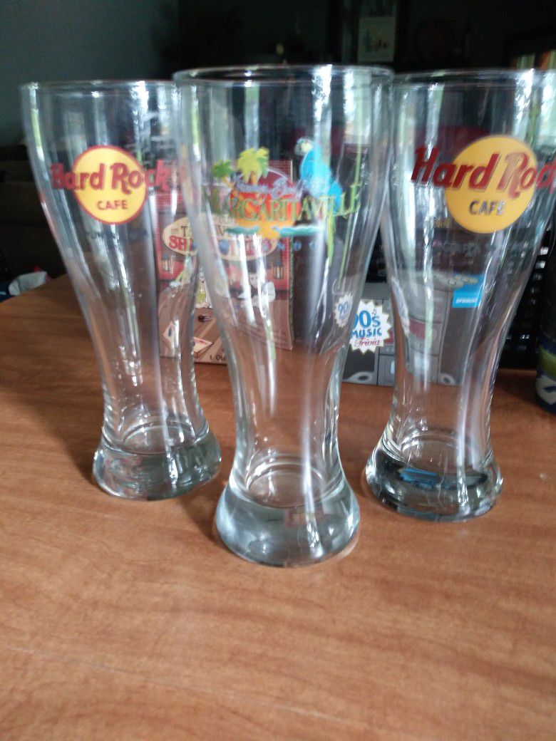 BEER GLASSES & DRINKING GAME COMBO